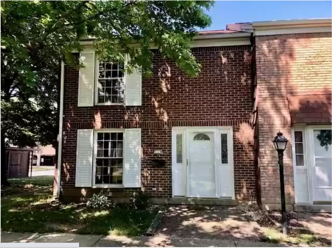 1119 Charleston Ct Unit end, Fairborn, OH 45324 Condo for Rent in