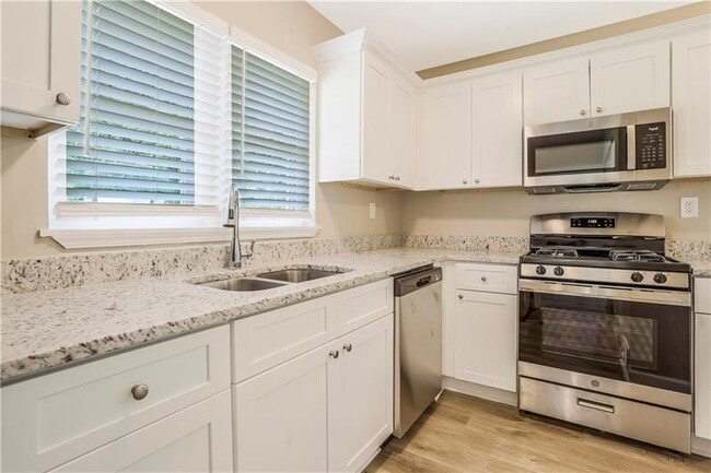 Foto del edificio - 3389 Lark Ln