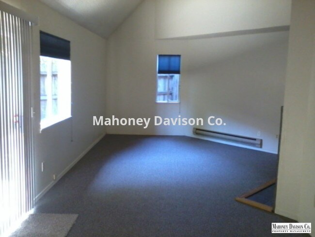 Building Photo - 1505 Parkway Dr