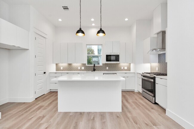 Foto del edificio - 2708 Drew St