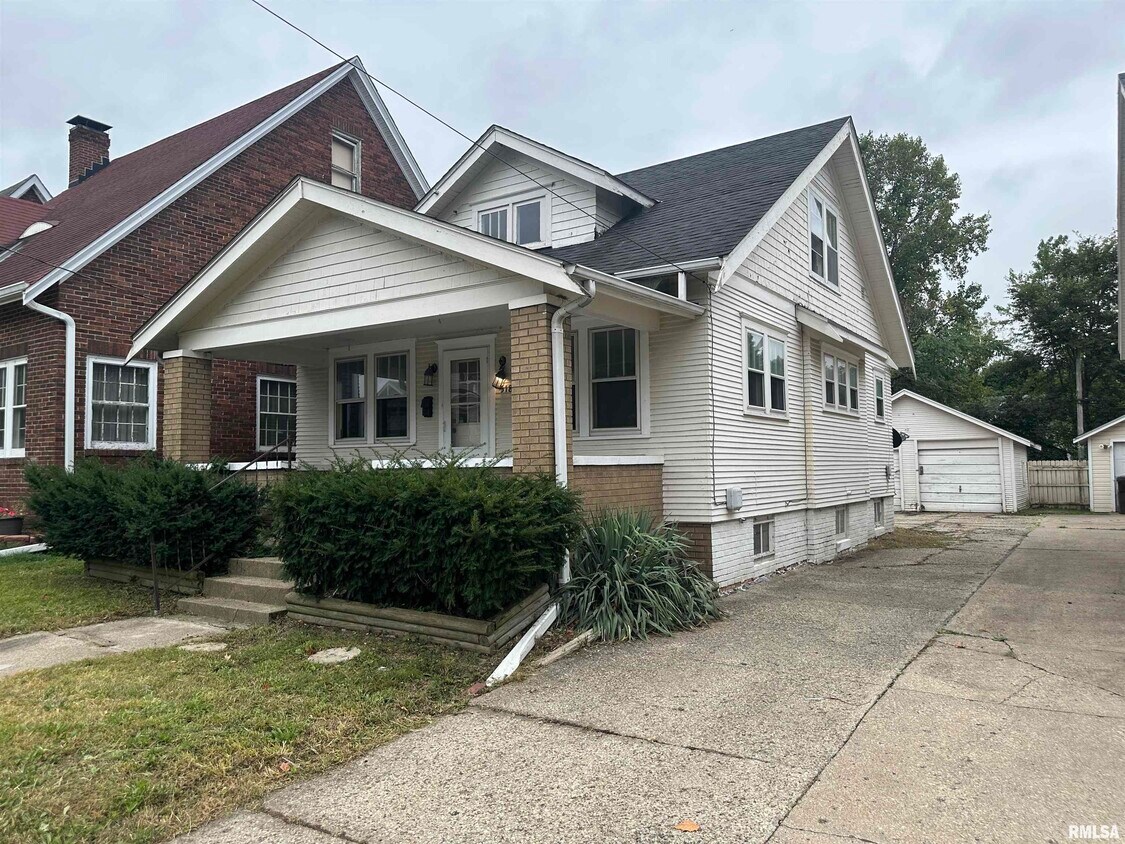 Primary Photo - 518 E Arcadia Ave