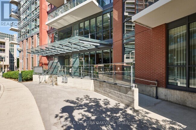 Photo du bâtiment - 50 Bruyeres Mews