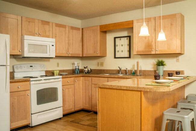 Kitchen - 1230 Mountain View Dr