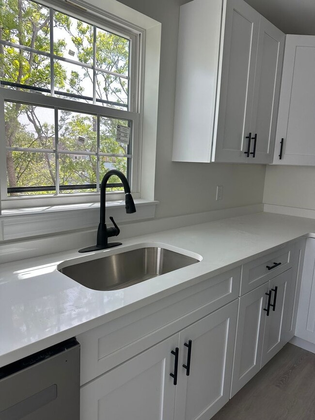 Photo - Beautifully Renovated 1 Bedroom Apartment