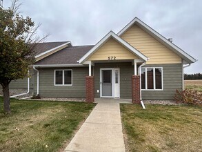 Building Photo - 572 Elks Dr