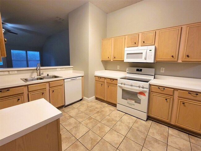 Foto del edificio - 829 Beaver Creek Dr