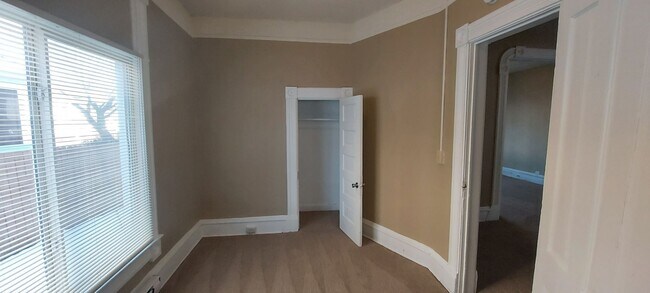 Foto del edificio - 955 Burr St N