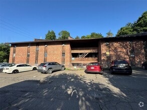 Building Photo - 113 E Franklin St