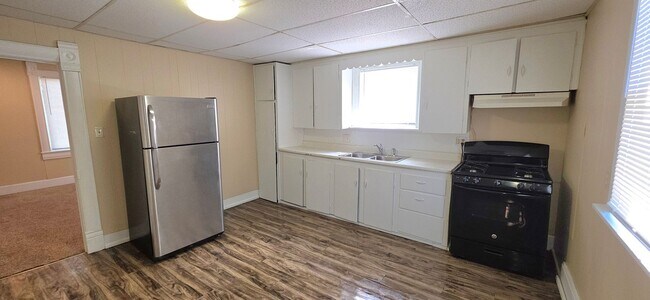 Foto del edificio - Cozy home with central heat & air for $650!