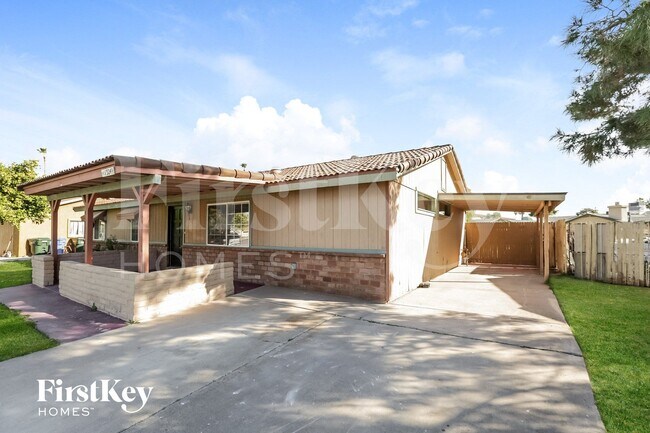 Foto del edificio - 13249 N 14th Dr