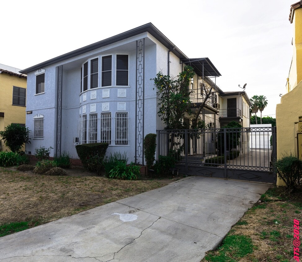 439 N Hayworth Ave Unit TopFront, Los Angeles, CA 90048 Apartments