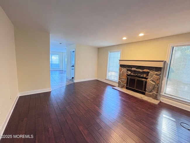Building Photo - 258 Teasdale Pl