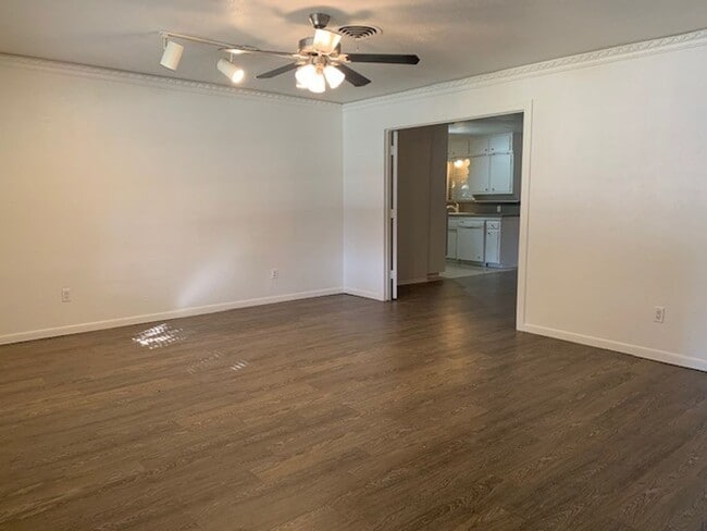 Building Photo - Spacious 3 Bedroom, 2 Full Bath Home Located in SW Ft. Worth!