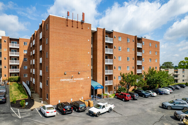 Building Photo - Imperial Towers