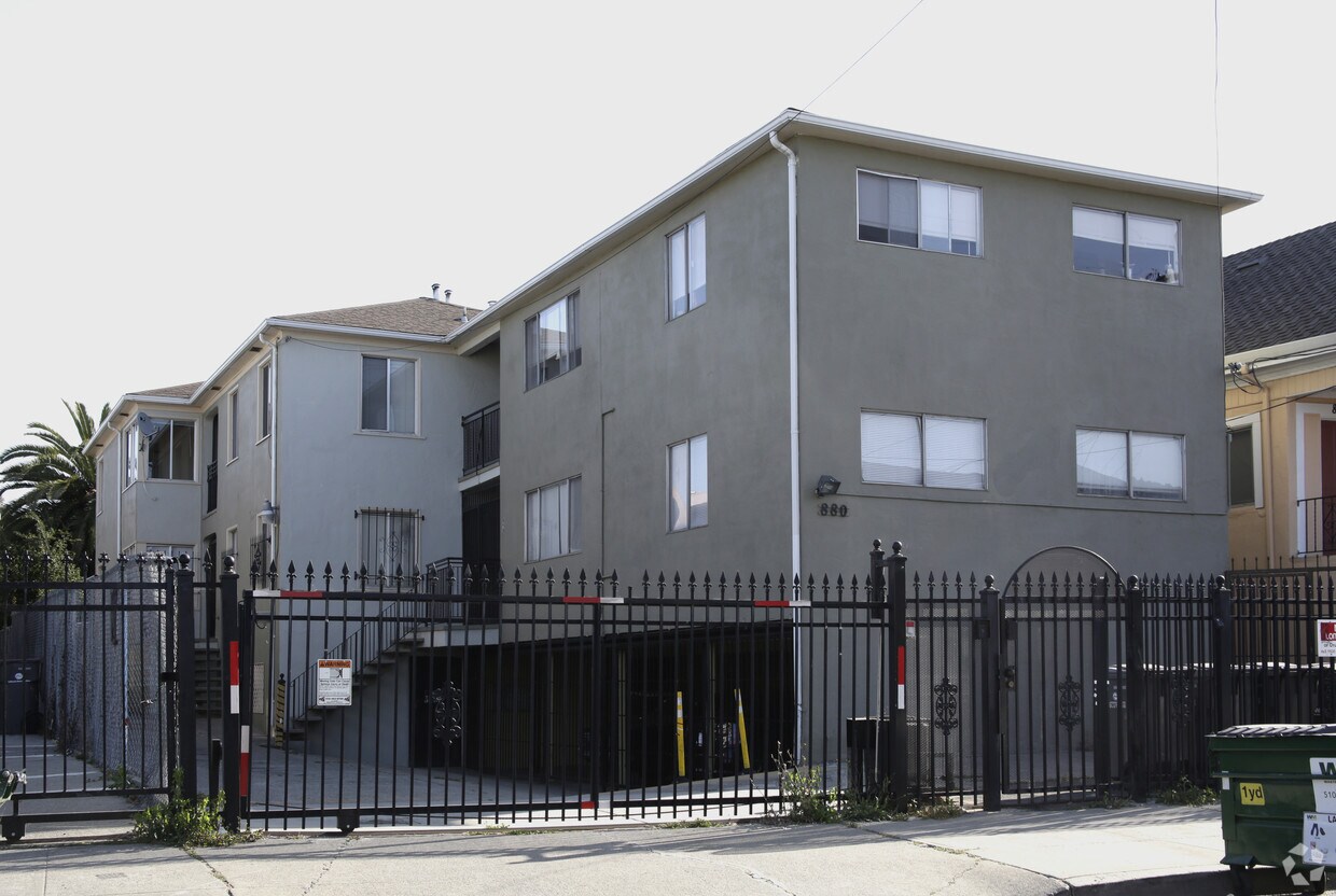 Primary Photo - 880 34th St