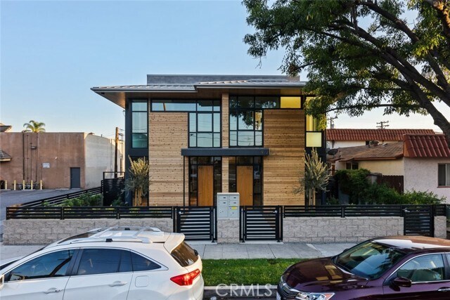 Foto principal - 922 W Clark Ave