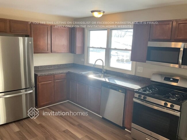 Foto del edificio - 416 Deerpath Dr