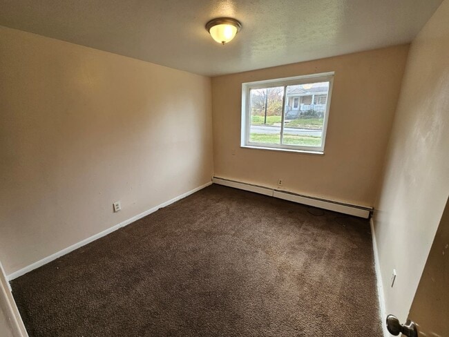 Foto del edificio - 1885 N Taylor Rd