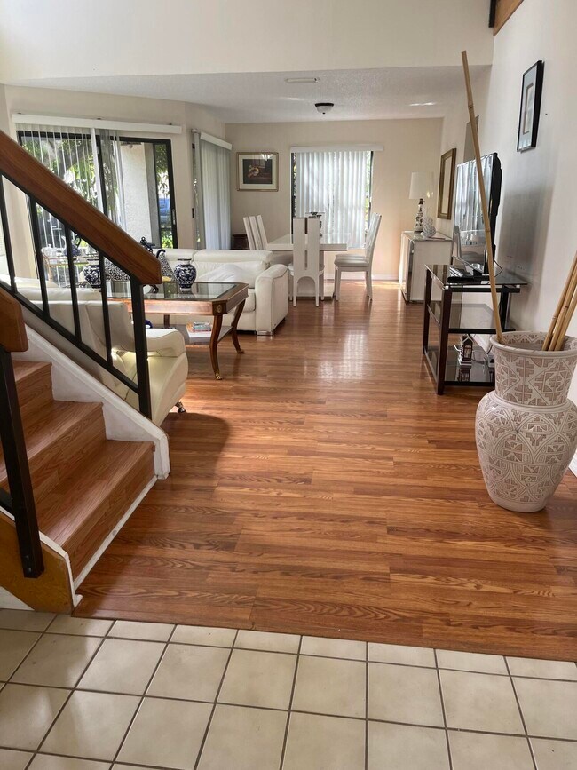 Building Photo - 1731 Shoreside Cir