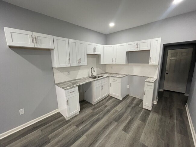 Building Photo - Anika Homes 3 Bedroom