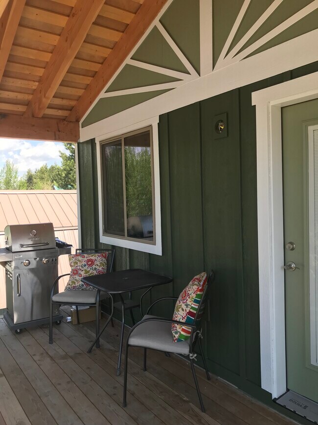 Porche soleado para barbacoas - 260 Halferty St