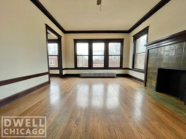 Building Photo - 2414 N Sawyer Ave