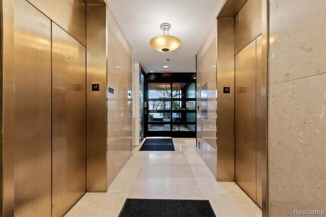 Foto del edificio - 300 Riverfront Dr