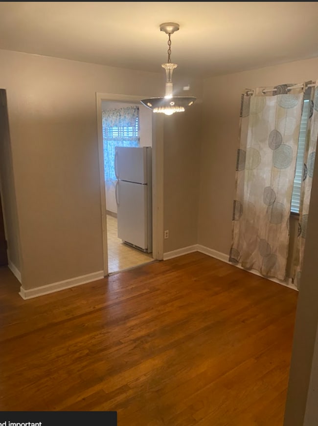 Building Photo - 1008-1010 W Dorothy Ln