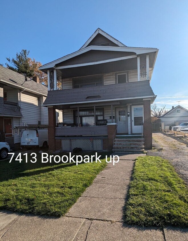 74117413 Brookpark Rd Unit 7413, Cleveland, OH 44129 Room for Rent