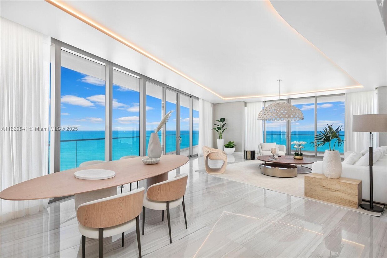 Foto principal - 18975 Collins Ave
