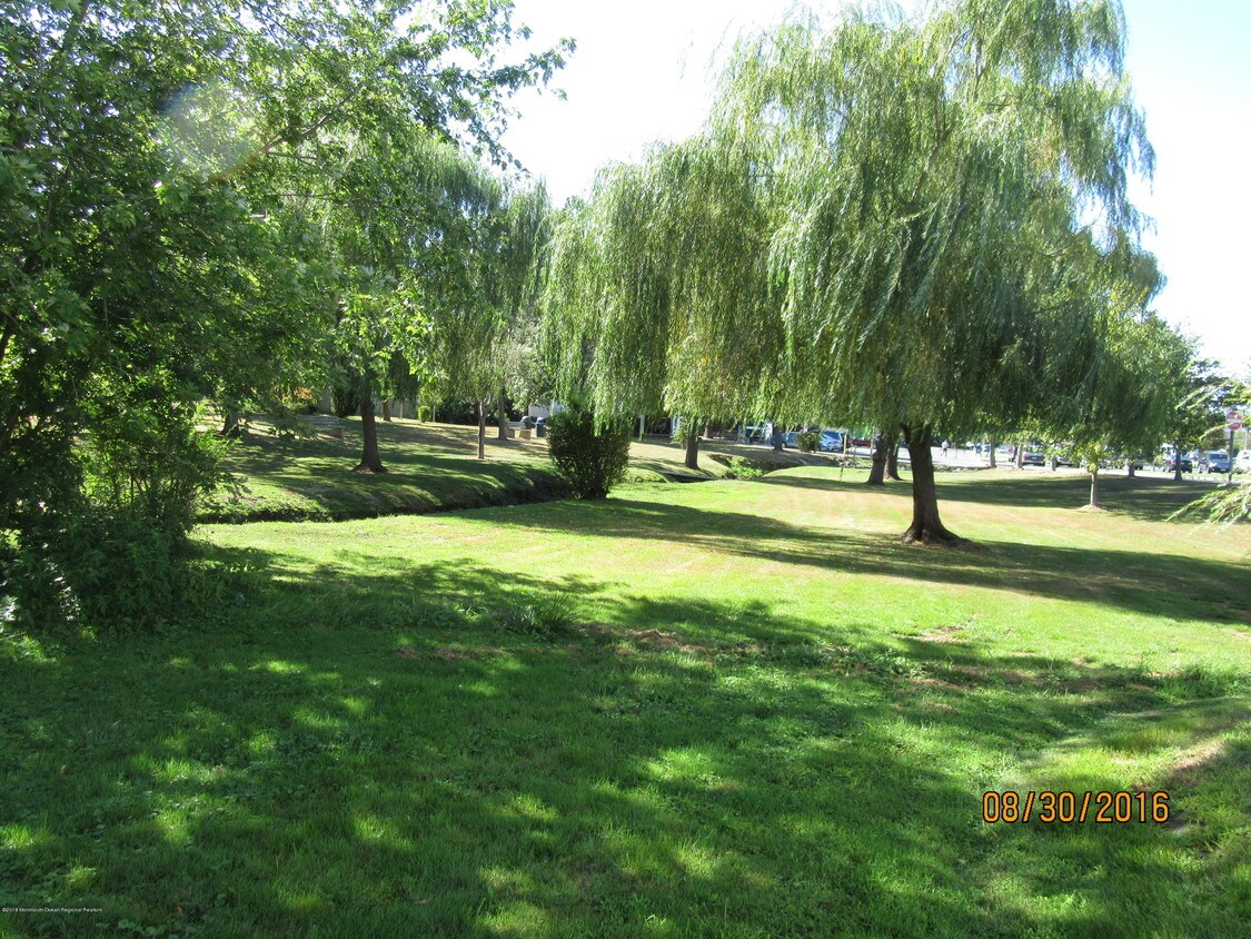Primary Photo - 75 Abe Voorhees Dr