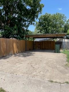 Building Photo - 2028 Santa Anna Dr