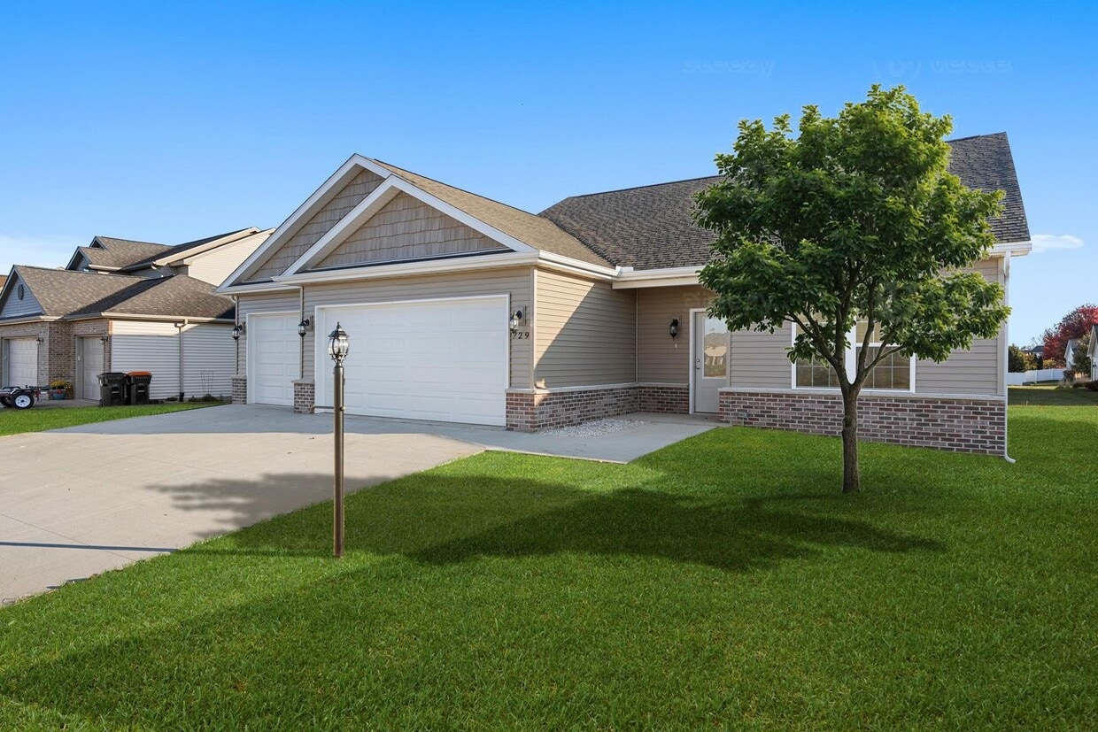 Primary Photo - Brand New Construction Home for Rent – Was...