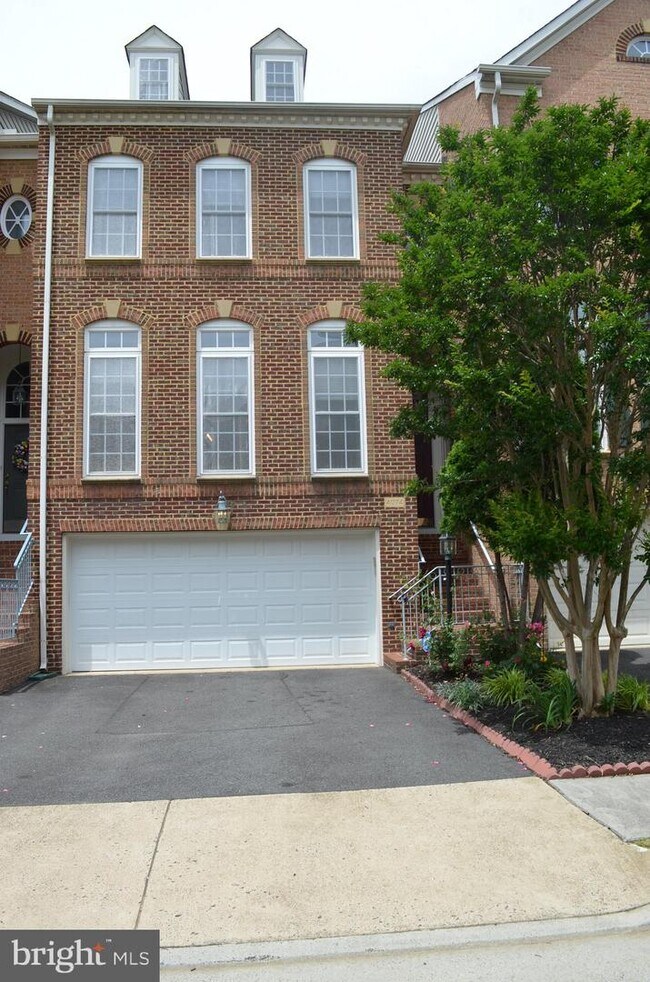 Building Photo - 4074 Walnut Cove Cir