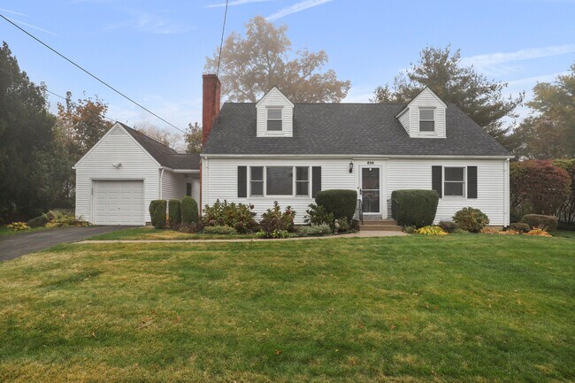 Building Photo - 216 S Poe St