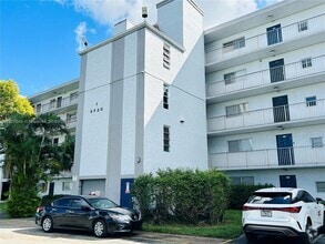 Building Photo - 8720 N Sherman Cir