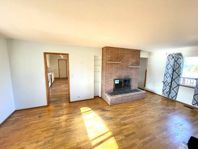 Foto del edificio - 4-Bedroom North Tacoma Home with Stunning ...
