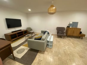 Building Photo - 5651 N Sumner Way