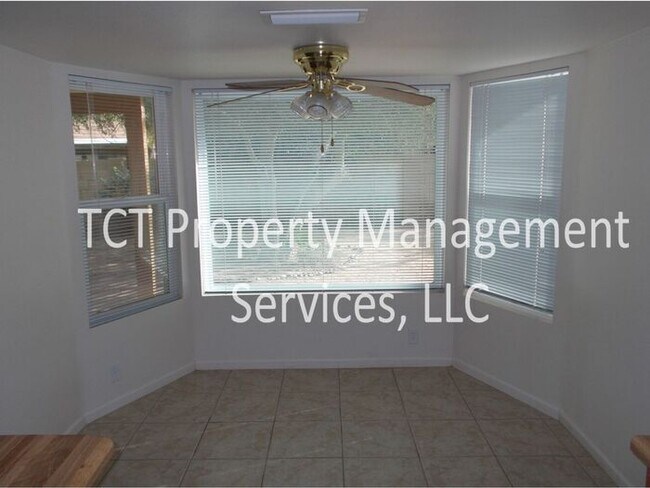 Building Photo - Great Tempe Home w/ Large backyard!