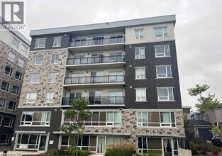 Building Photo - 275 Larch St