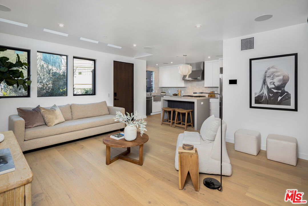 Foto principal - 1169 Palms Blvd