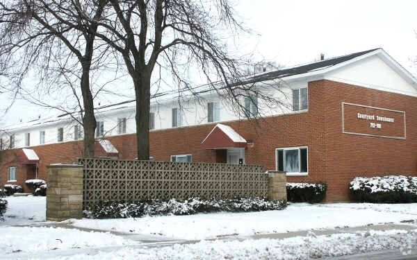 Foto del edificio - Courtyard Townhouses