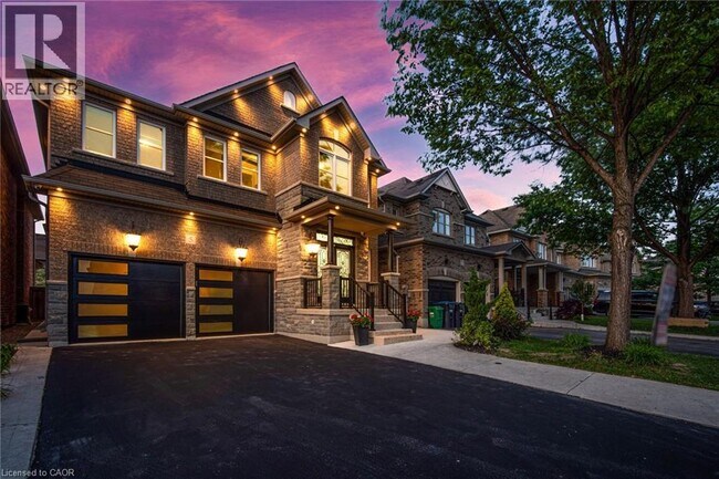 Photo du bâtiment - 5 Freedom Oaks Trail