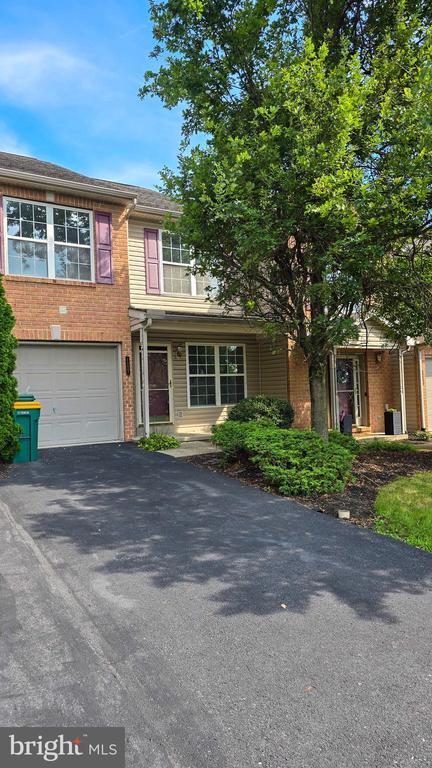Foto principal - 1227 Cross Creek Dr