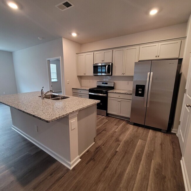 Foto del edificio - Brand new construction home in the desirable Brunswick Forest subdivision