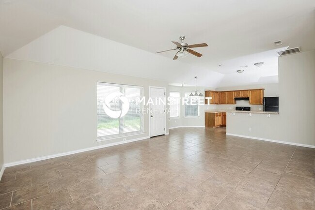 Building Photo - 3 Bedroom Pet-Friendly Home in Crowley, TX with Main Street Renewal