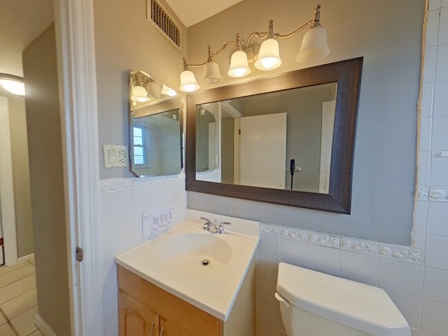 Building Photo - 6917 Colonial Woods Dr