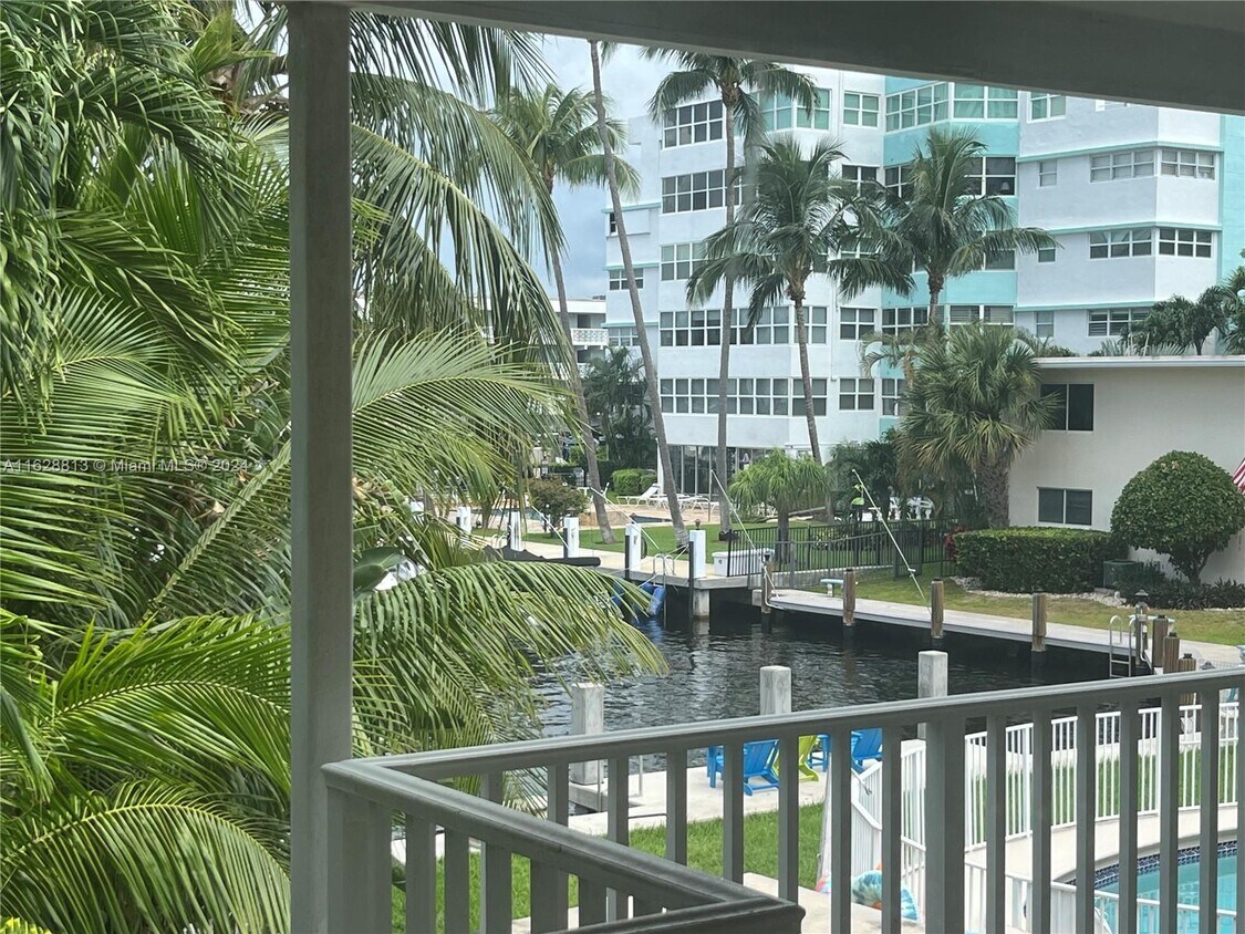 Foto principal - 2815 NE 33rd Ave