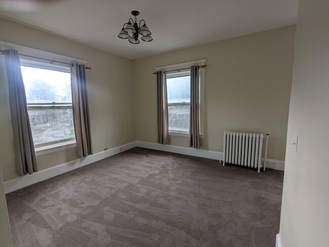 Living Room - 1435 SW Harrison St