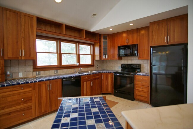 Building Photo - 109 Boulevard Dr